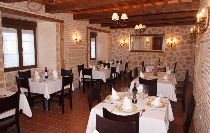 La Casona De Dona Petra Hotel Villarmentero de Campos Eksteriør billede