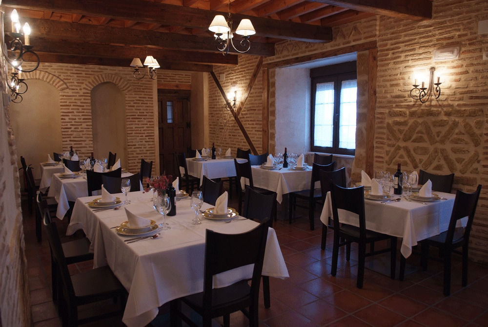 La Casona De Dona Petra Hotel Villarmentero de Campos Eksteriør billede